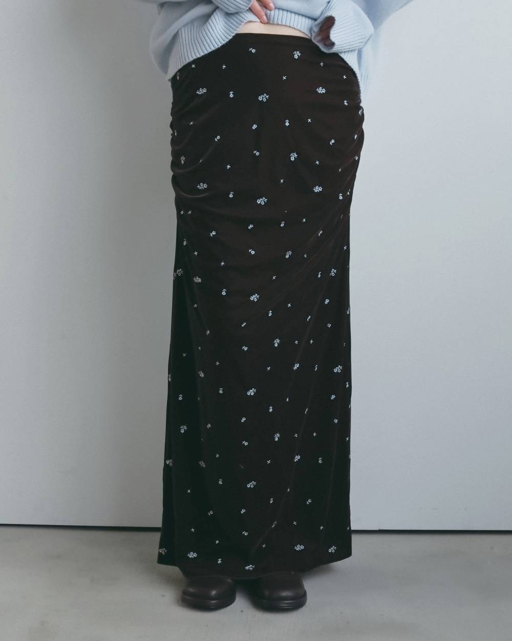【anuke 2026 winter】Embroidery Flower Velourskirt - Champdelarose
