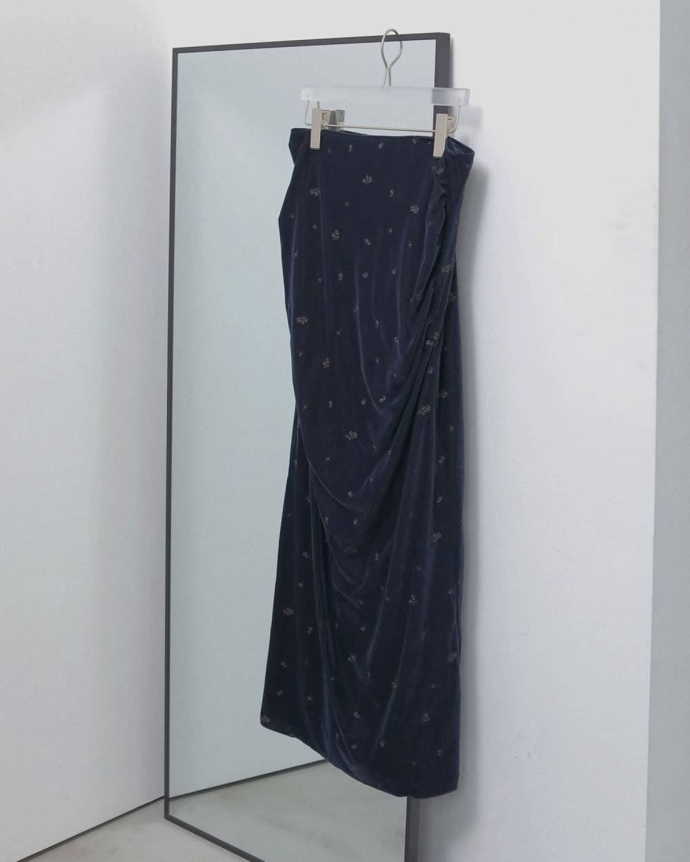 【anuke 2026 winter】Embroidery Flower Velourskirt - Champdelarose