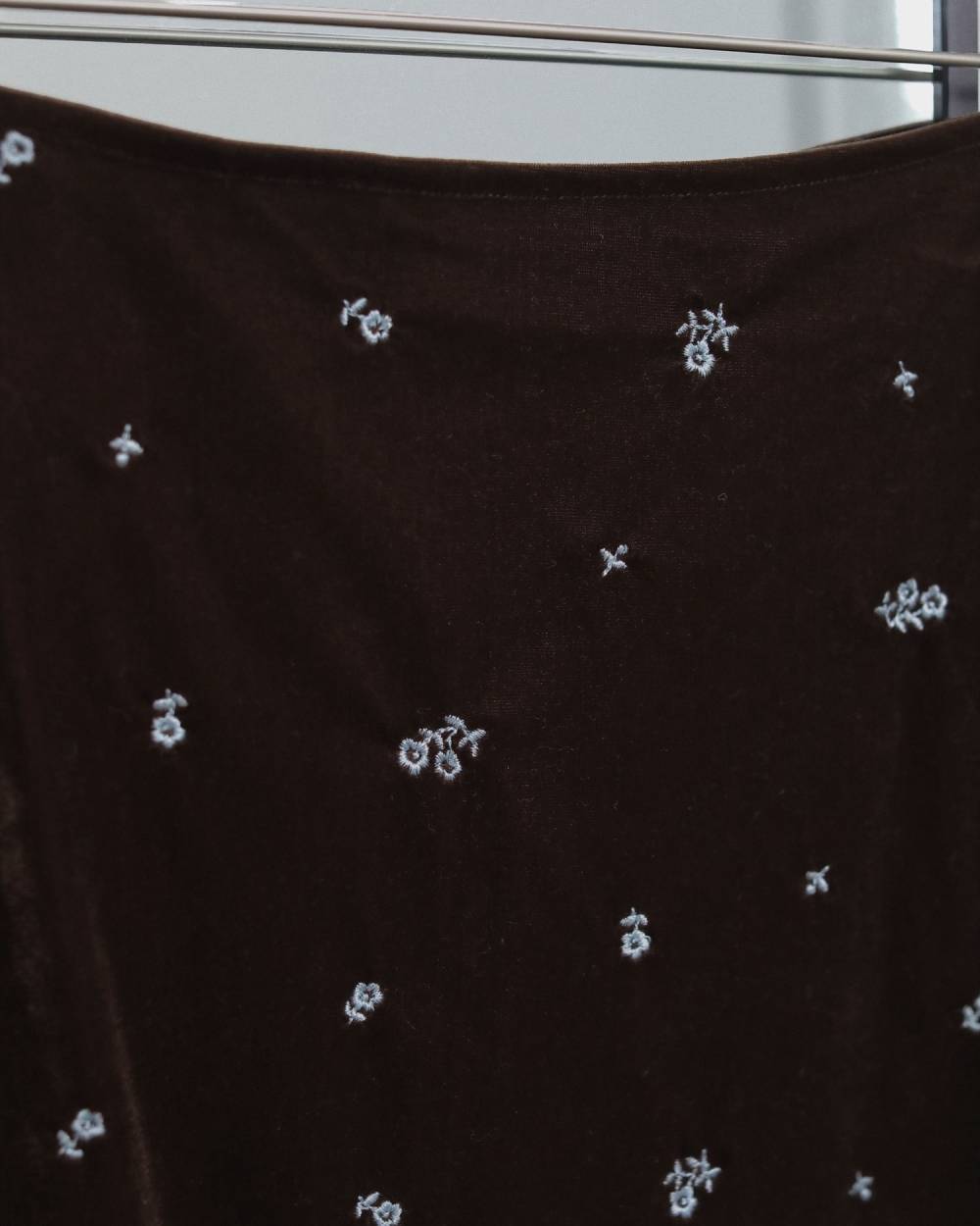 【anuke 2026 winter】Embroidery Flower Velourskirt - Champdelarose