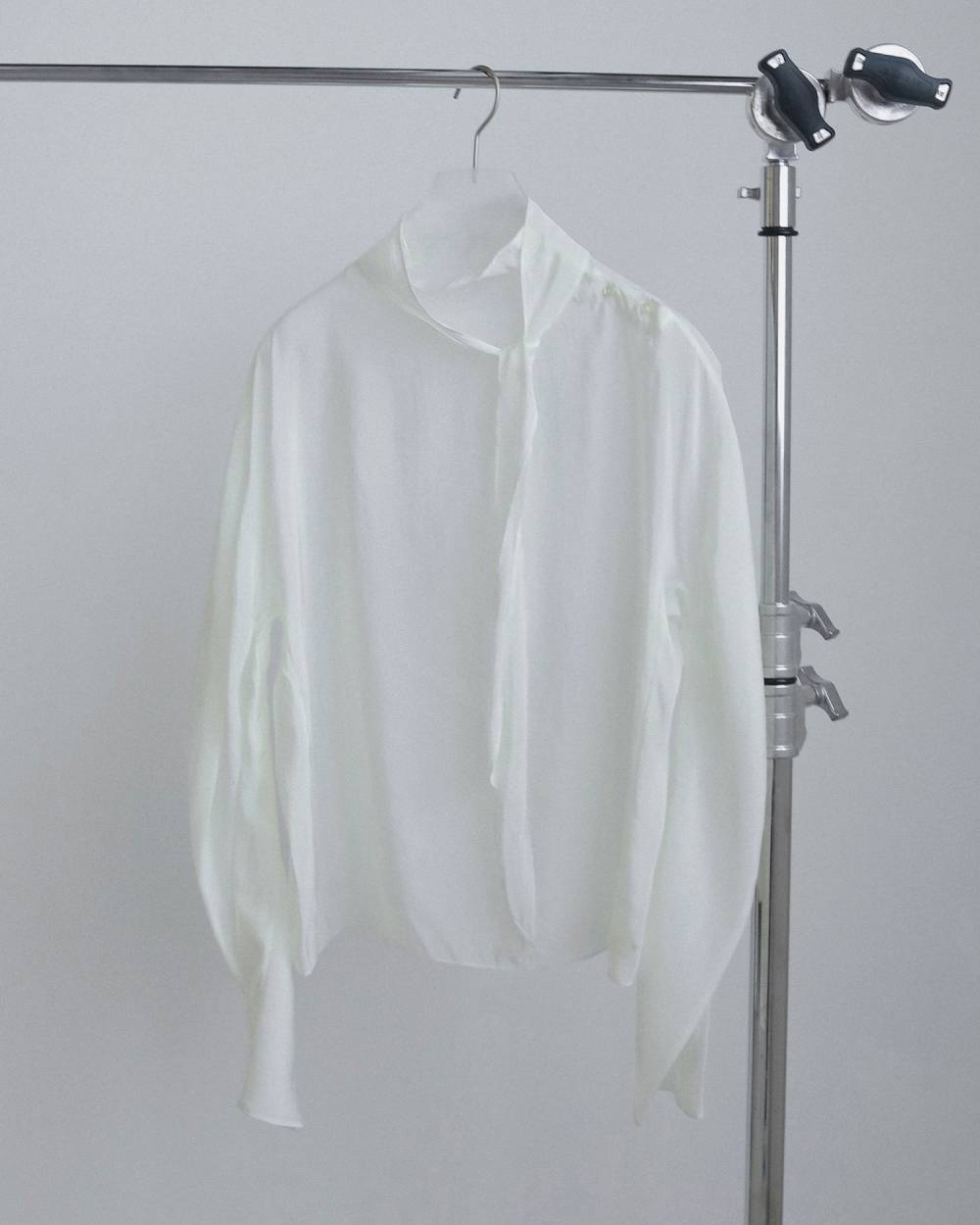 【anuke 2026 winter】Organdy Tie Blouse - Champdelarose