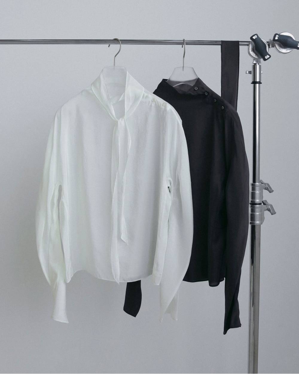 【anuke 2026 winter】Organdy Tie Blouse - Champdelarose