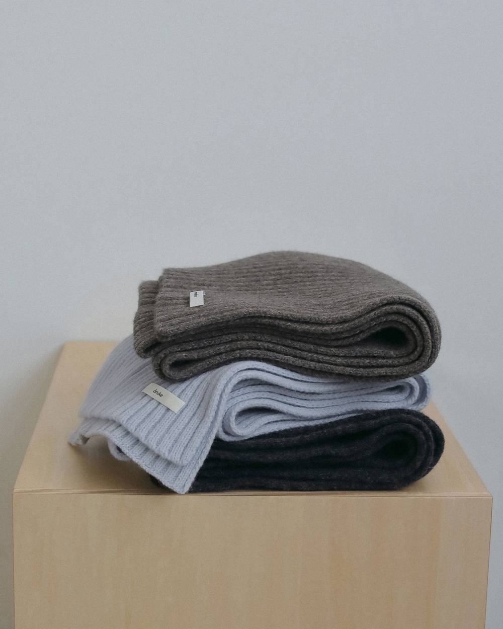 【anuke 2026 winter】Rib Knit Stole - Champdelarose