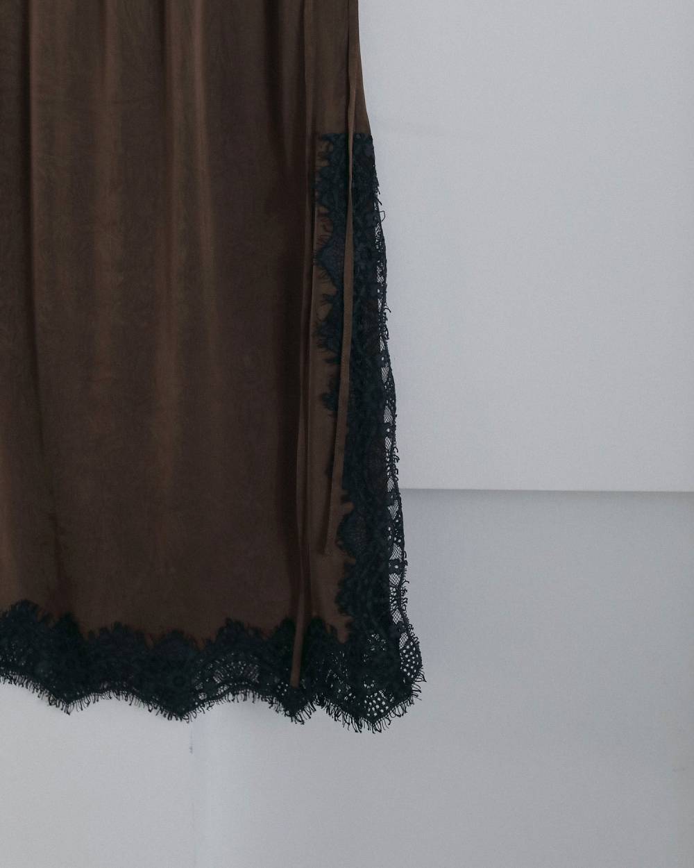 【anuke 2026 winter】Satin Lace Skirt - Champdelarose