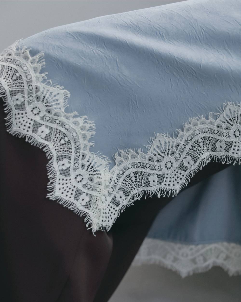 【anuke 2026 winter】Satin Lace Skirt - Champdelarose