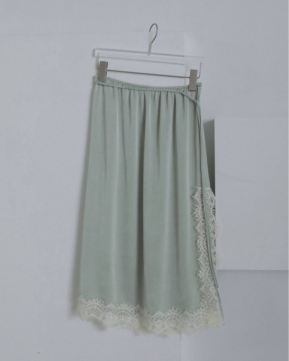 【anuke 2026 winter】Satin Lace Skirt - Champdelarose
