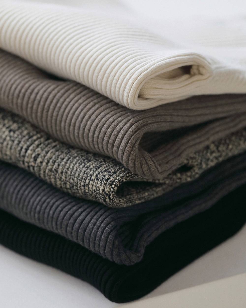 【anuke 2026 winter】Slit Turtle Knit - Champdelarose