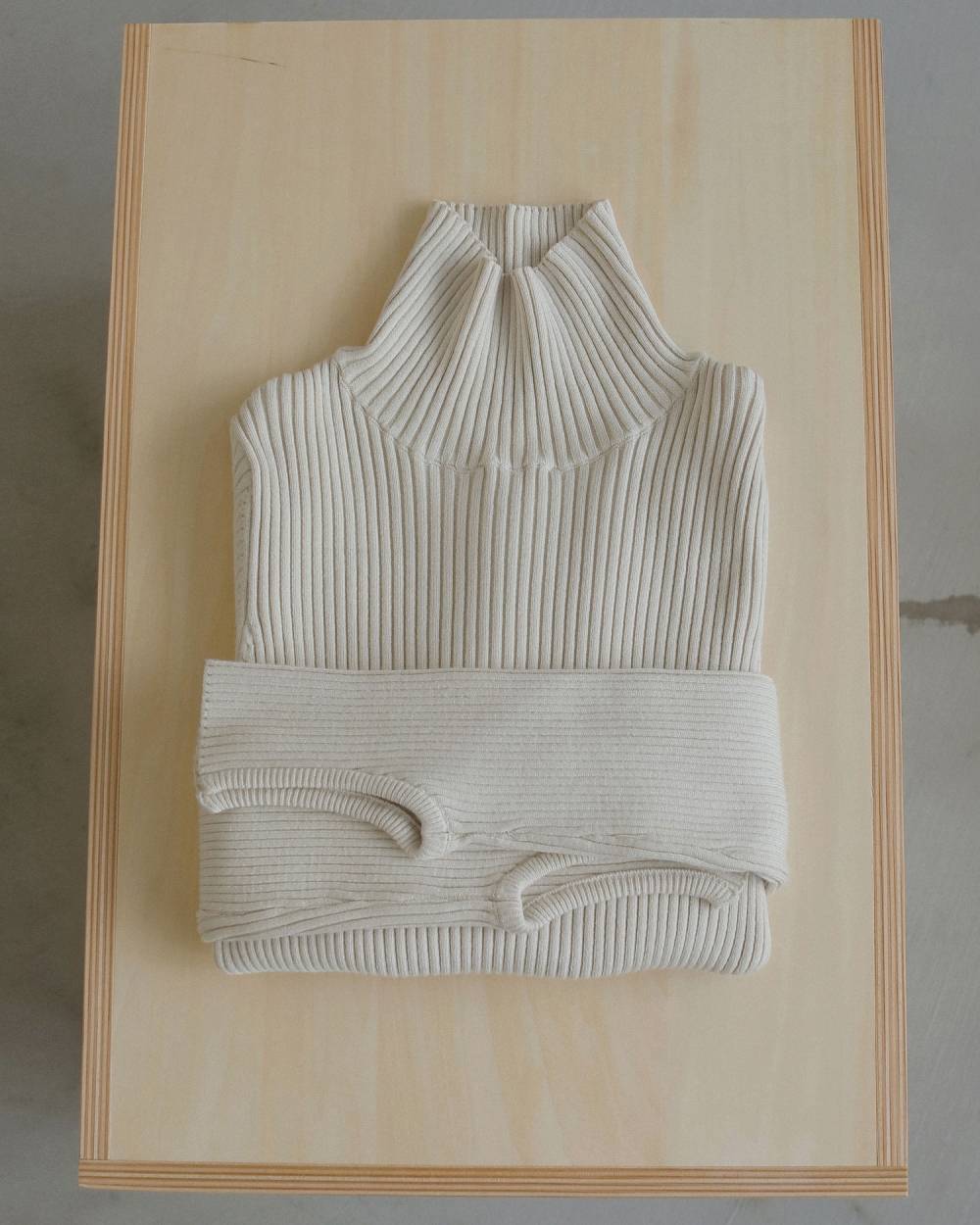 【anuke 2026 winter】Slit Turtle Knit - Champdelarose