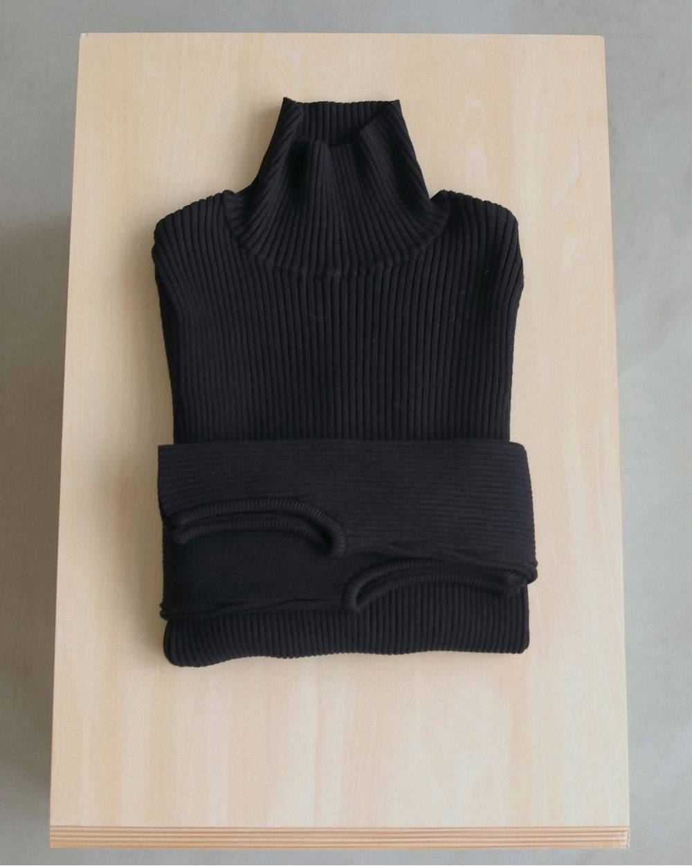 【anuke 2026 winter】Slit Turtle Knit - Champdelarose