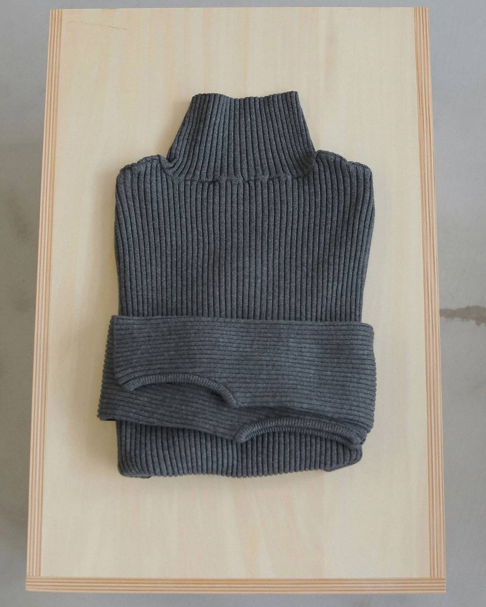 【anuke 2026 winter】Slit Turtle Knit - Champdelarose