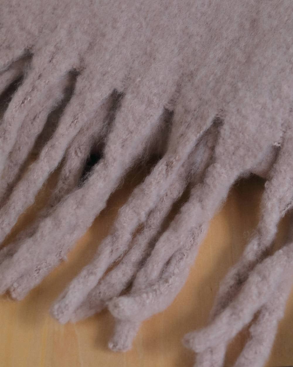 【anuke 2026 winter】Soft Fringe Stole - Champdelarose