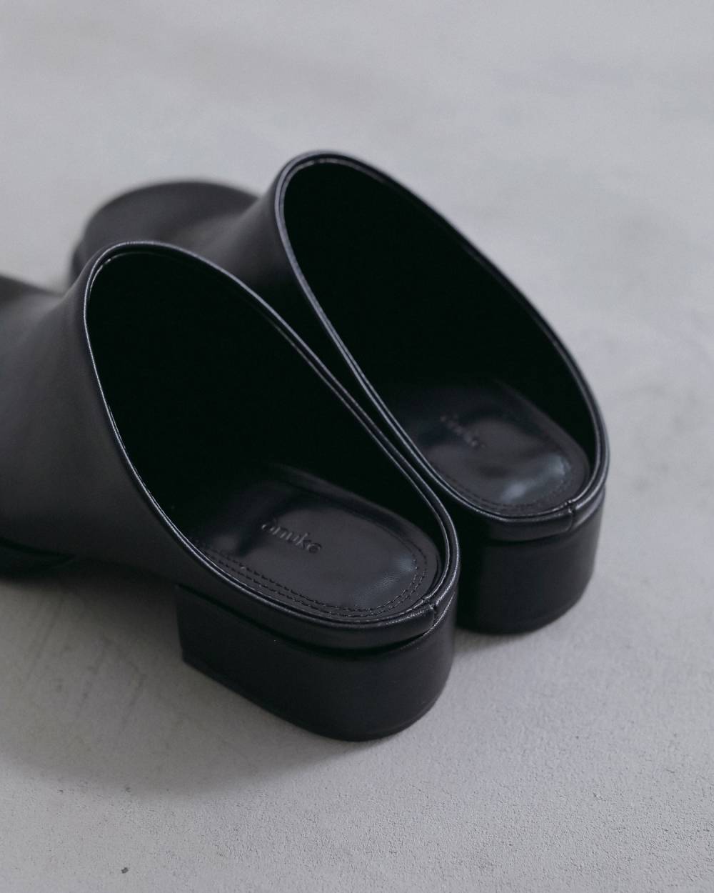 【anuke 2026 winter】Square Heel Slip-on - Champdelarose