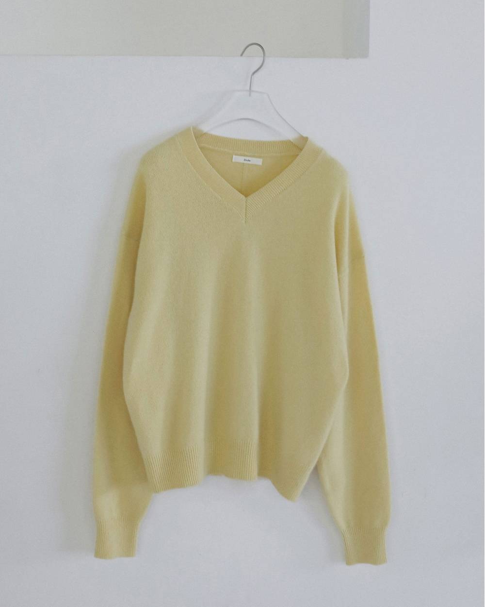 【anuke 2026 winter】Wool Vneck Knit - Champdelarose