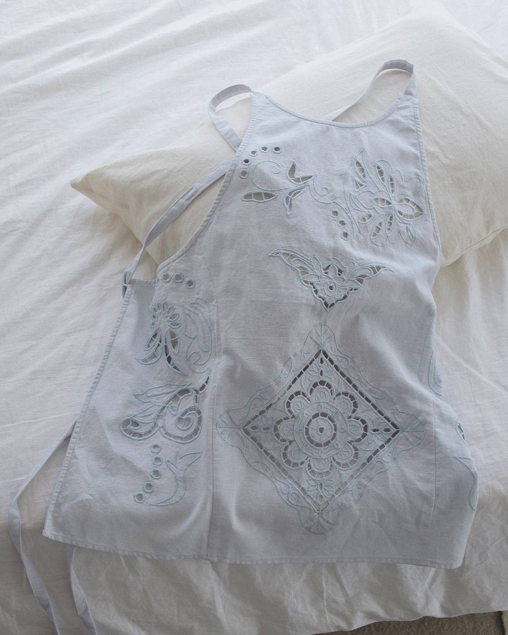 【anuke 2027 SS】Cutwork Lace Apron - 3月下旬頃発送 - Champdelarose