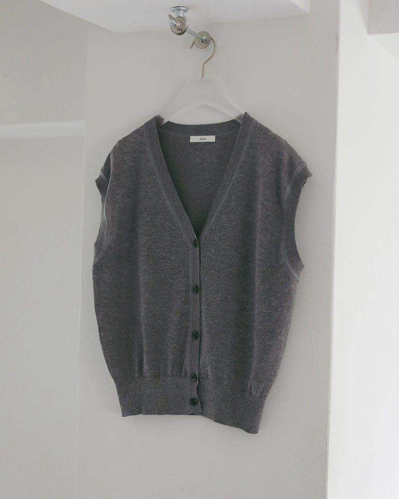 【anuke 2027 SS】Vneck Botton Vest - 4月下旬頃発送 - Champdelarose