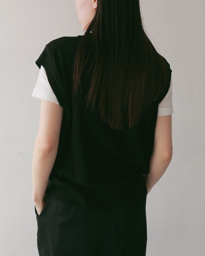 【anuke 2027 SS】Vneck Botton Vest - 4月下旬頃発送 - Champdelarose