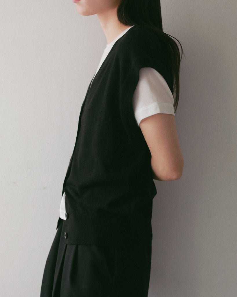 【anuke 2027 SS】Vneck Botton Vest - 4月下旬頃発送 - Champdelarose