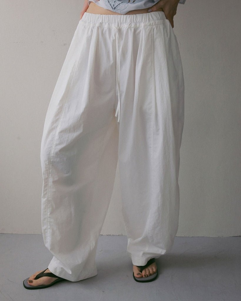 【anuke 2027 SS】Volumetuck Cocoon Pants - 3月下旬頃発送 - Champdelarose