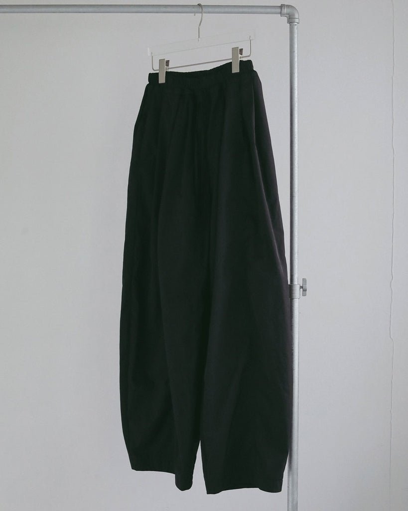【anuke 2027 SS】Volumetuck Cocoon Pants - 3月下旬頃発送 - Champdelarose