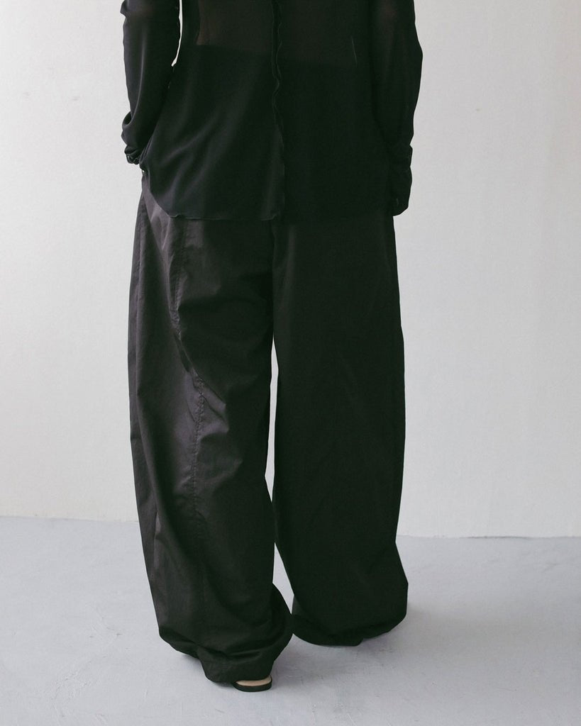 【anuke 2027 SS】Volumetuck Cocoon Pants - 3月下旬頃発送 - Champdelarose
