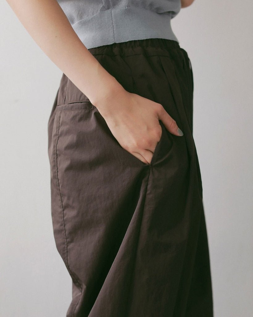 【anuke 2027 SS】Volumetuck Cocoon Pants - 3月下旬頃発送 - Champdelarose