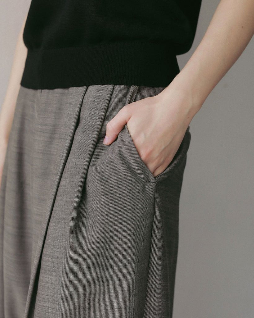 【anuke 2027 SS】Woolchambray Tuck Pants - 4月下旬頃発送 - Champdelarose