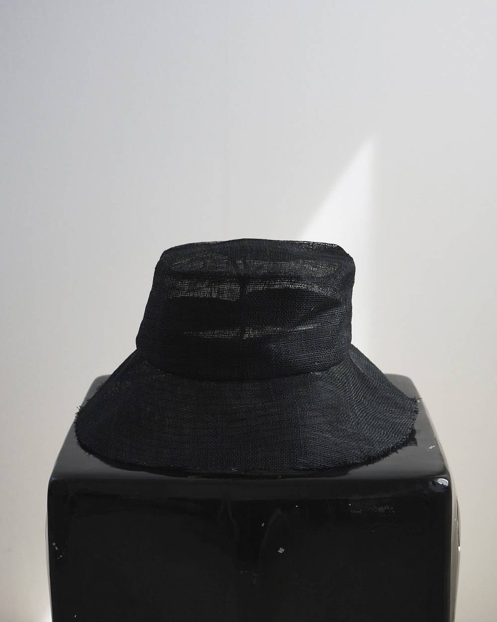【anuke 26 SPRING / SUMMER】Cutoff Sheer Hat - Champdelarose