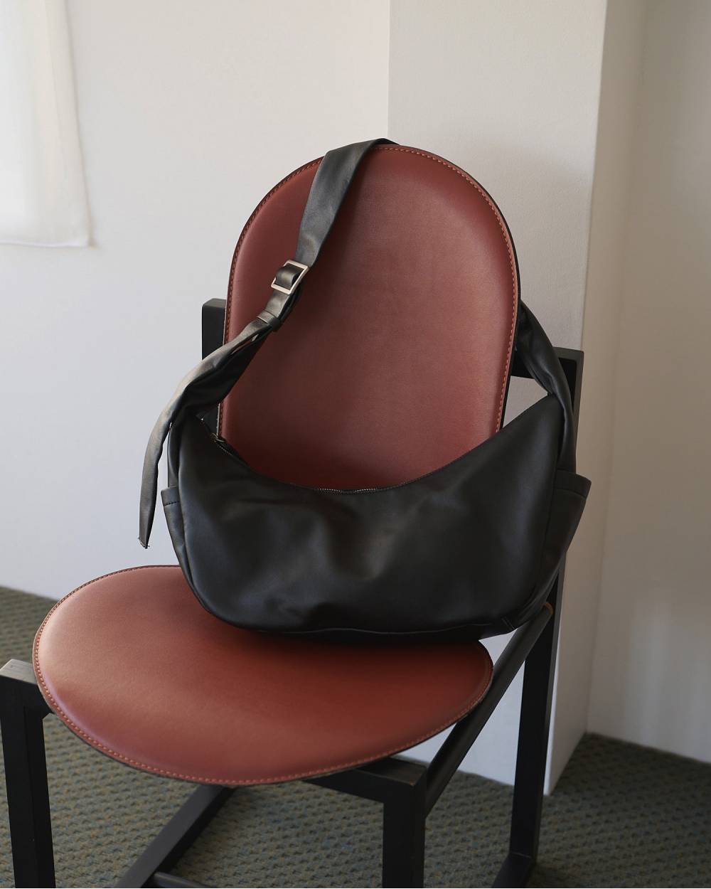 【anuke 26 SPRING / SUMMER】Ecoleather Shoulder Bag - Champdelarose