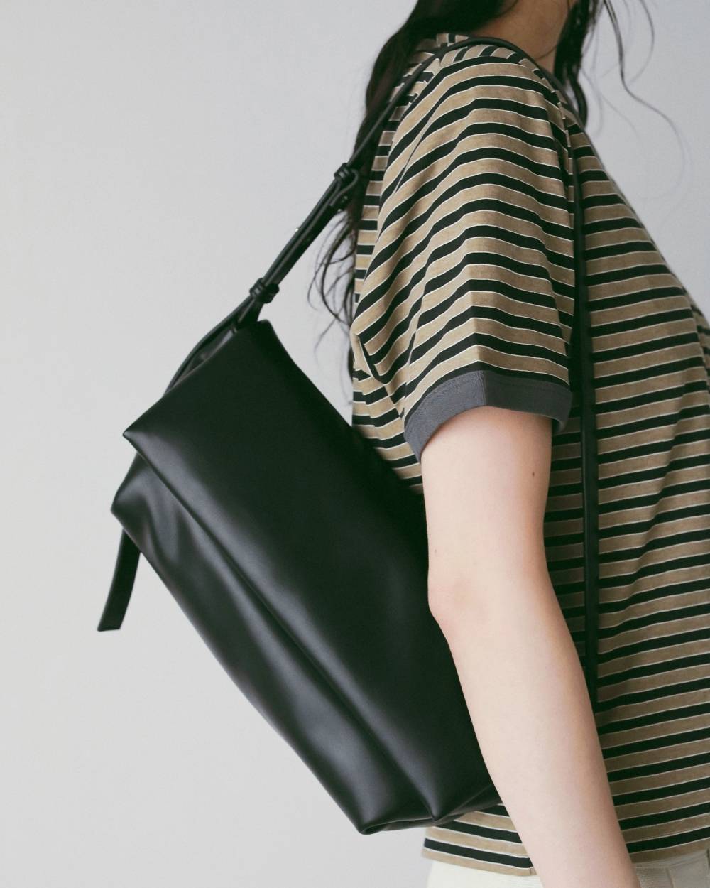 【anuke 26 SPRING / SUMMER】Ecoleather Wrap Bag - Champdelarose