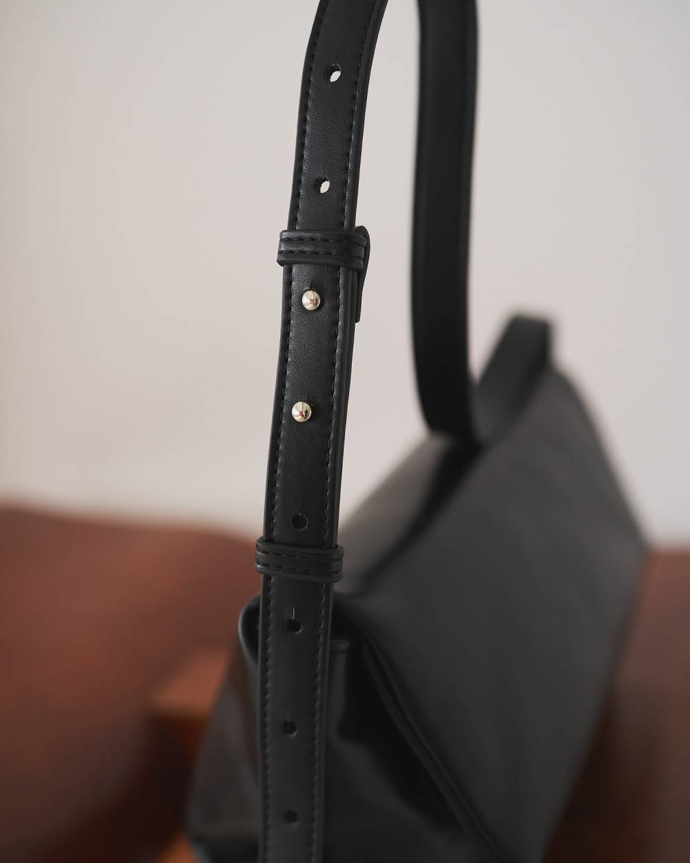 【anuke 26 SPRING / SUMMER】Ecoleather Wrap Bag - Champdelarose
