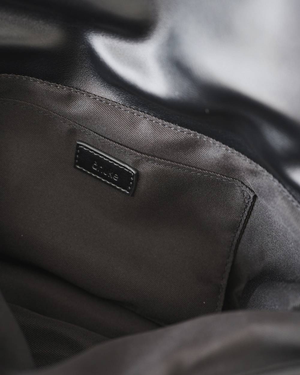 【anuke 26 SPRING / SUMMER】Ecoleather Wrap Bag - Champdelarose
