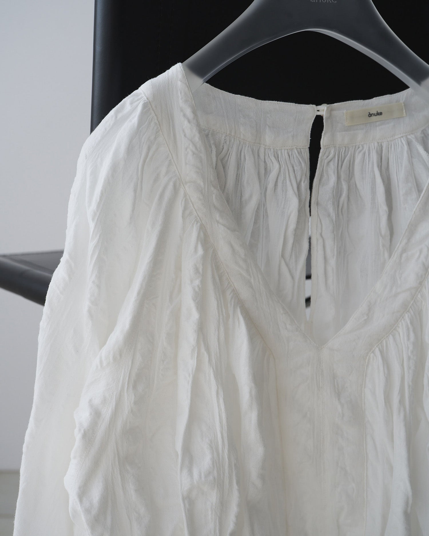 【anuke 26 SPRING / SUMMER】Gather Volume Blouse - Champdelarose