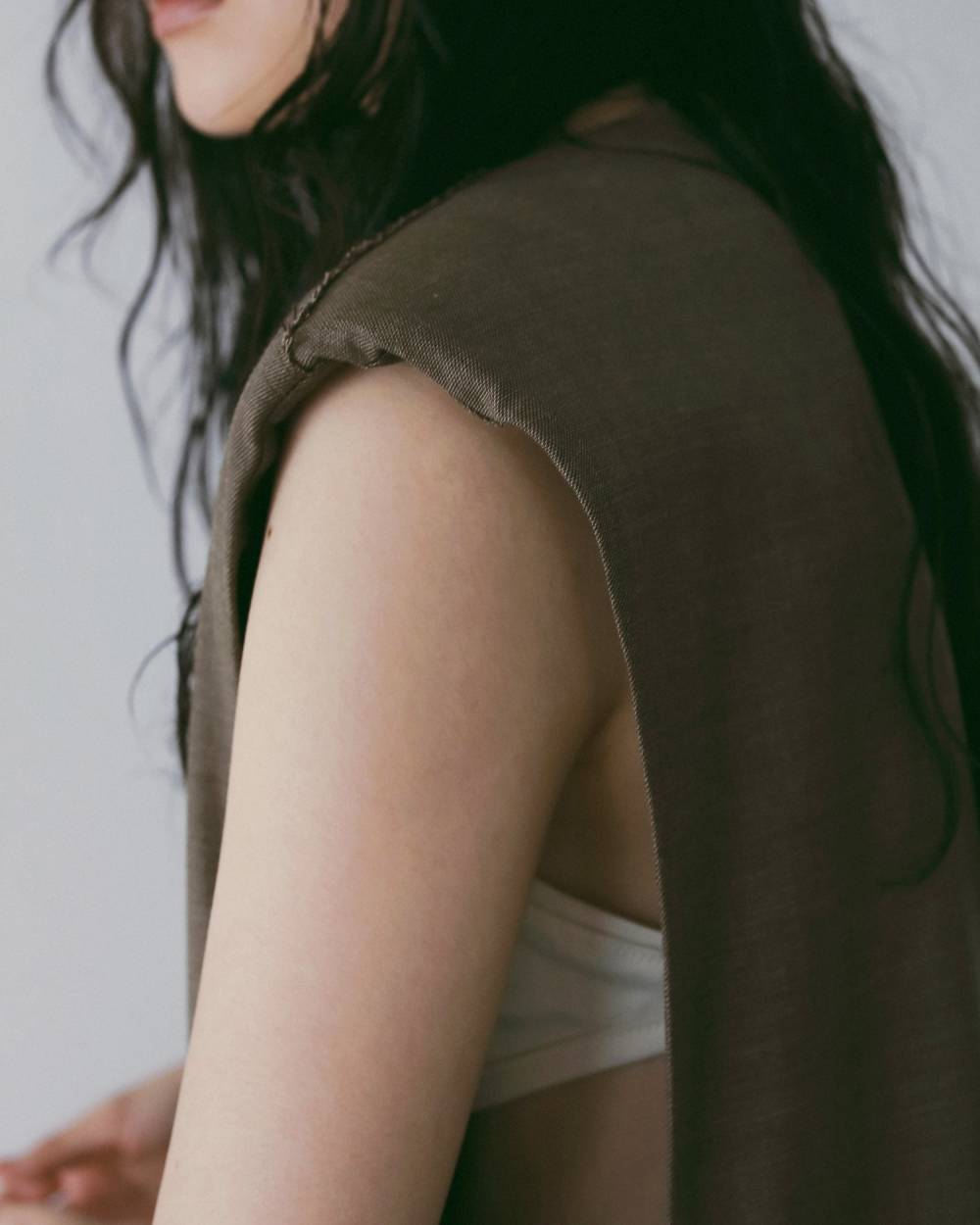 【anuke 26 SPRING / SUMMER】Keyneck Over Vest - Champdelarose