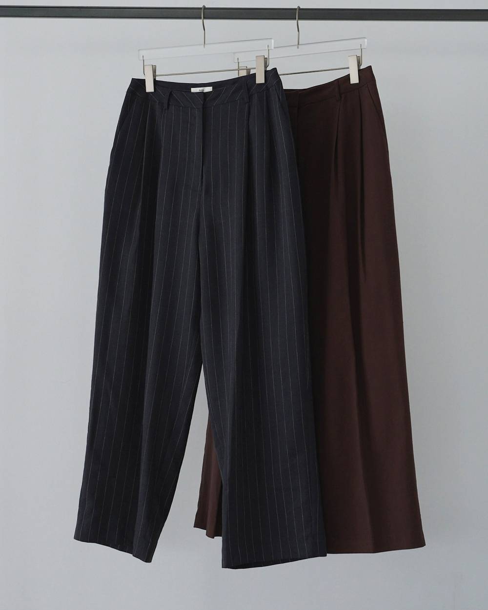 【anuke 26 SPRING / SUMMER】Linen Tuck Pants - Champdelarose
