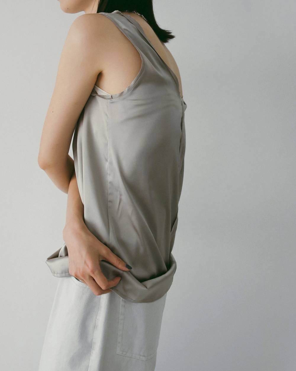 【anuke 26 SPRING / SUMMER】Satin Uneck Tops - Champdelarose