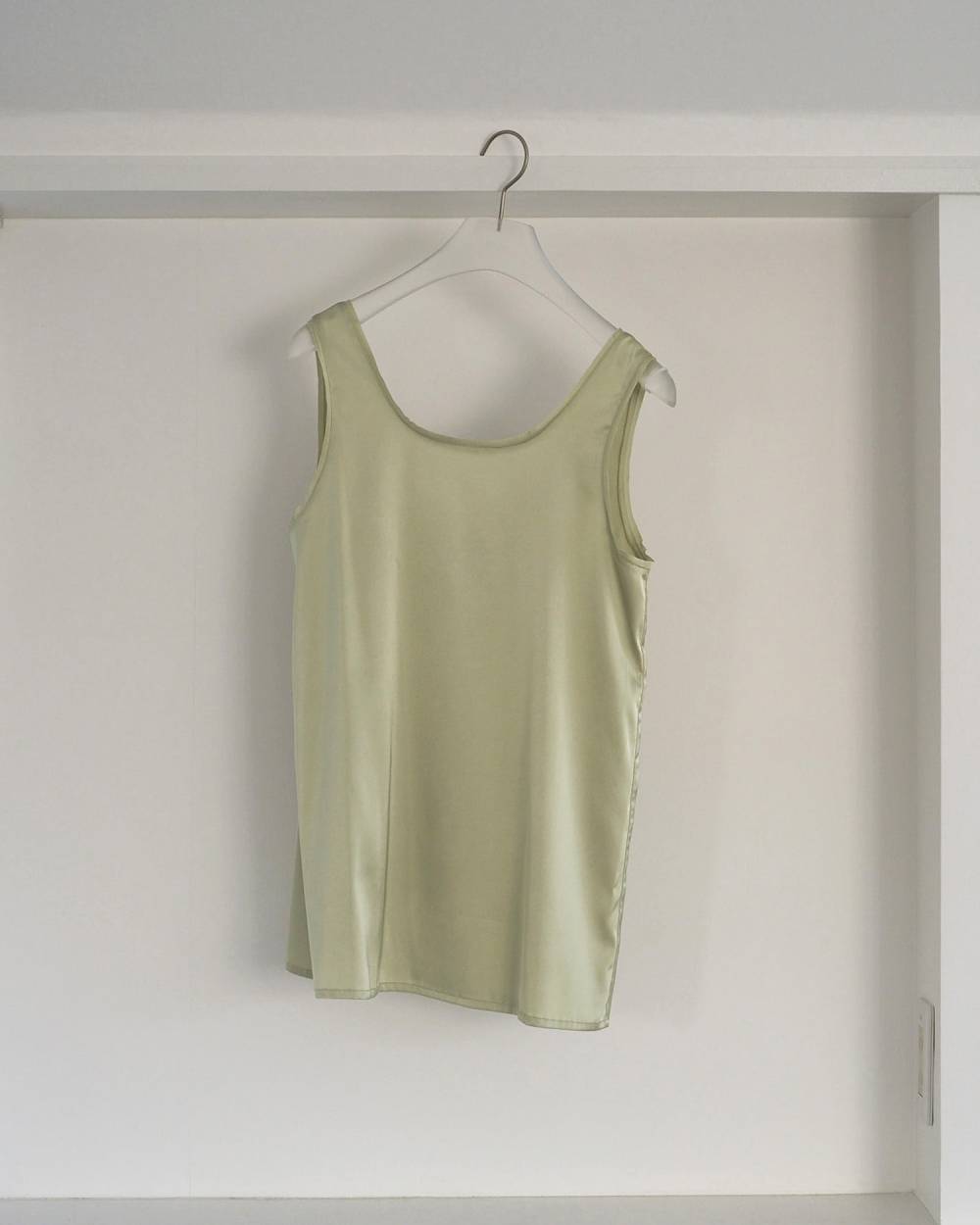 【anuke 26 SPRING / SUMMER】Satin Uneck Tops - Champdelarose