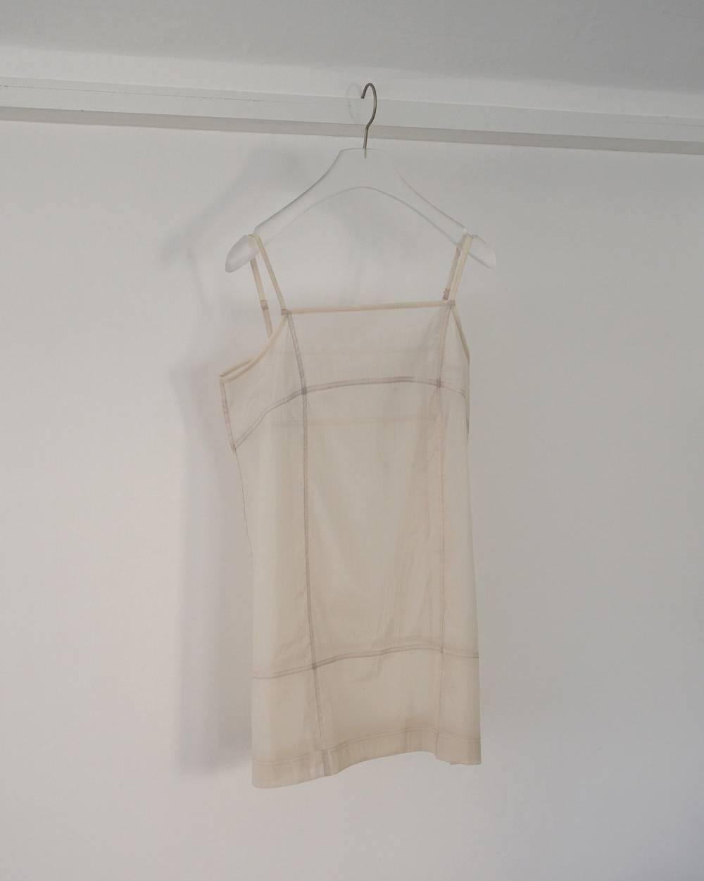 【anuke 26 SPRING / SUMMER】Sheer Panel Longcamisole - Champdelarose