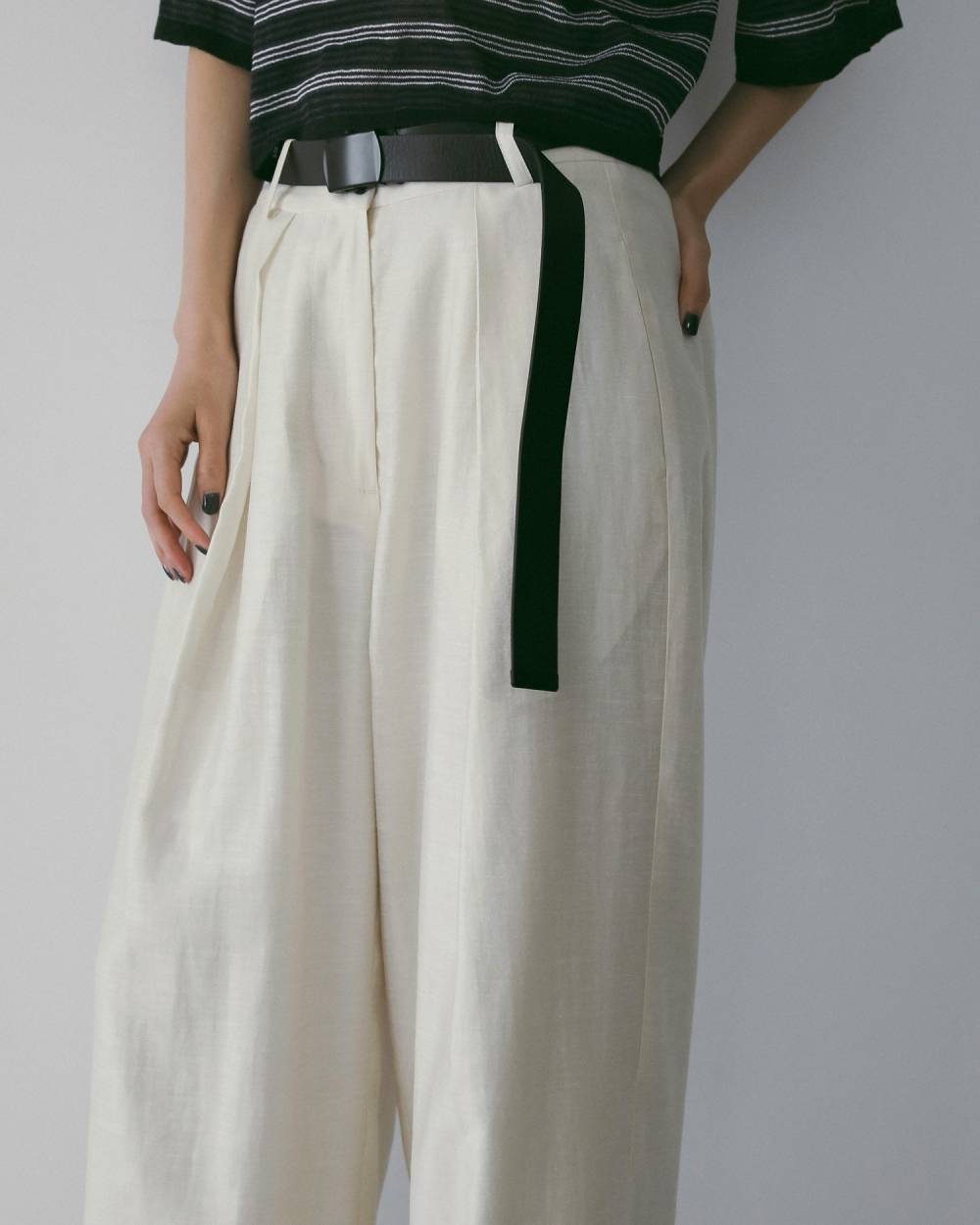 【anuke 26 SPRING / SUMMER】Sheer Tuck Pants - Champdelarose