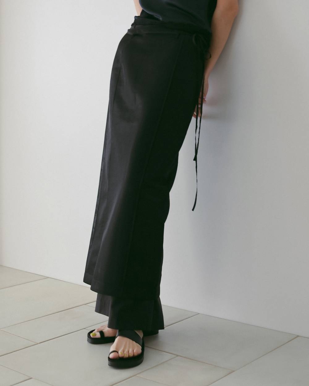 【anuke 26 SPRING / SUMMER】Sheer Tuck Pants - Champdelarose