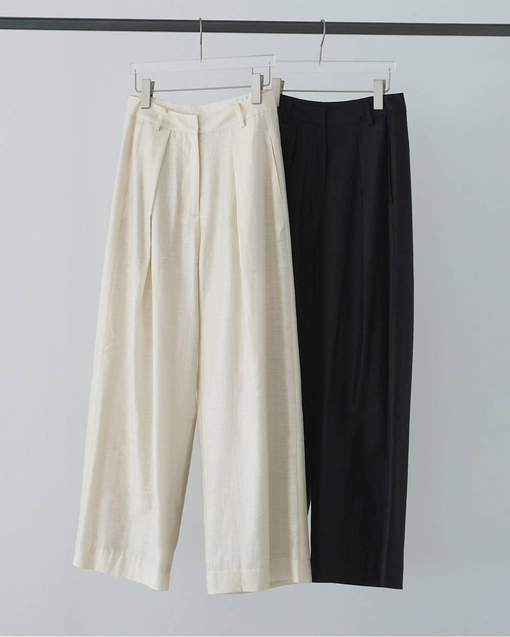 【anuke 26 SPRING / SUMMER】Sheer Tuck Pants - Champdelarose