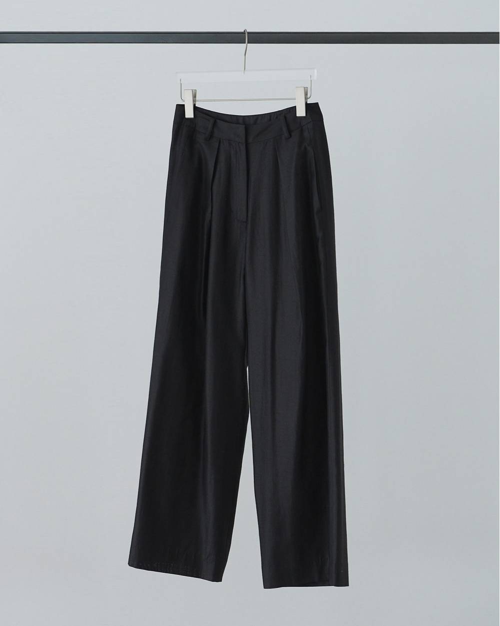 【anuke 26 SPRING / SUMMER】Sheer Tuck Pants - Champdelarose