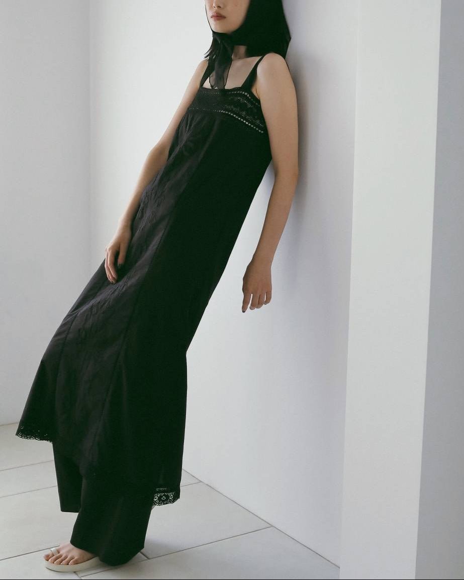 【anuke 26 SPRING / SUMMER】Sheer Tuck Pants - Champdelarose