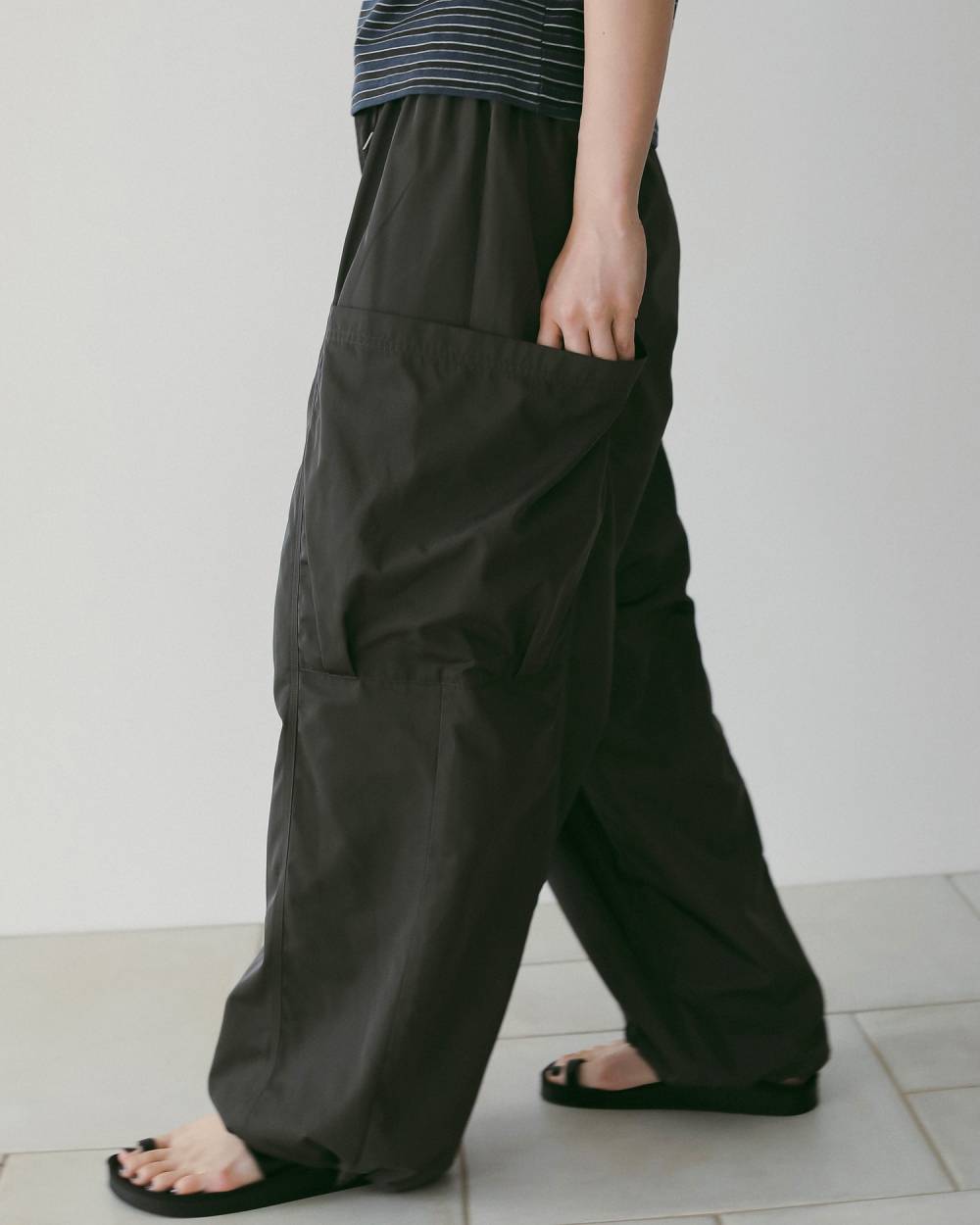 【anuke 26 SPRING / SUMMER】Twill Cargo Pants - Champdelarose