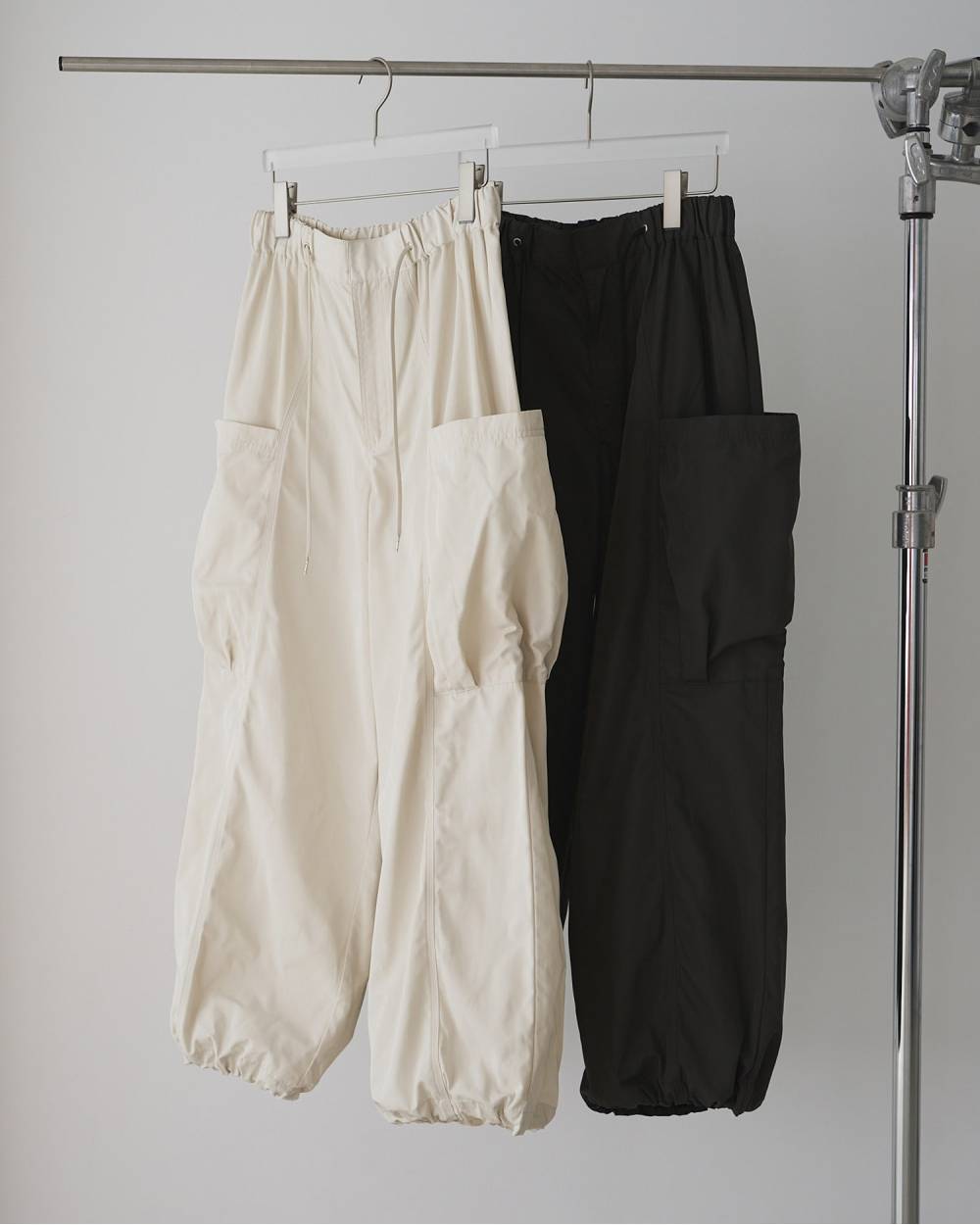 【anuke 26 SPRING / SUMMER】Twill Cargo Pants - Champdelarose