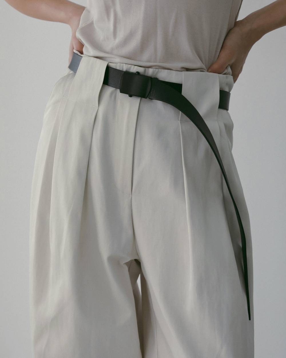 【anuke 26 SPRING / SUMMER】Twill Loose Pants - Champdelarose