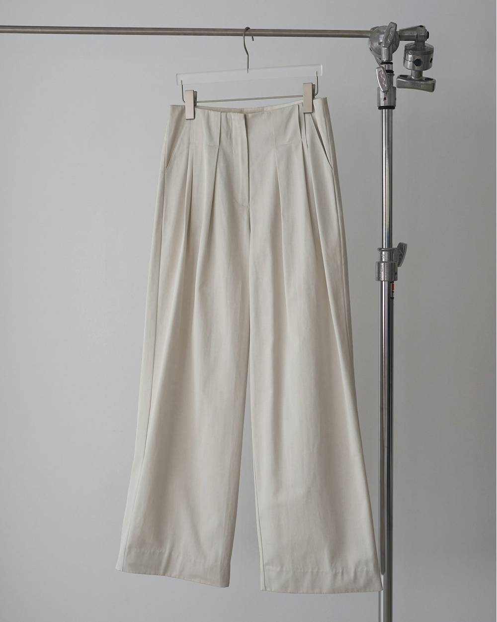 【anuke 26 SPRING / SUMMER】Twill Loose Pants - Champdelarose