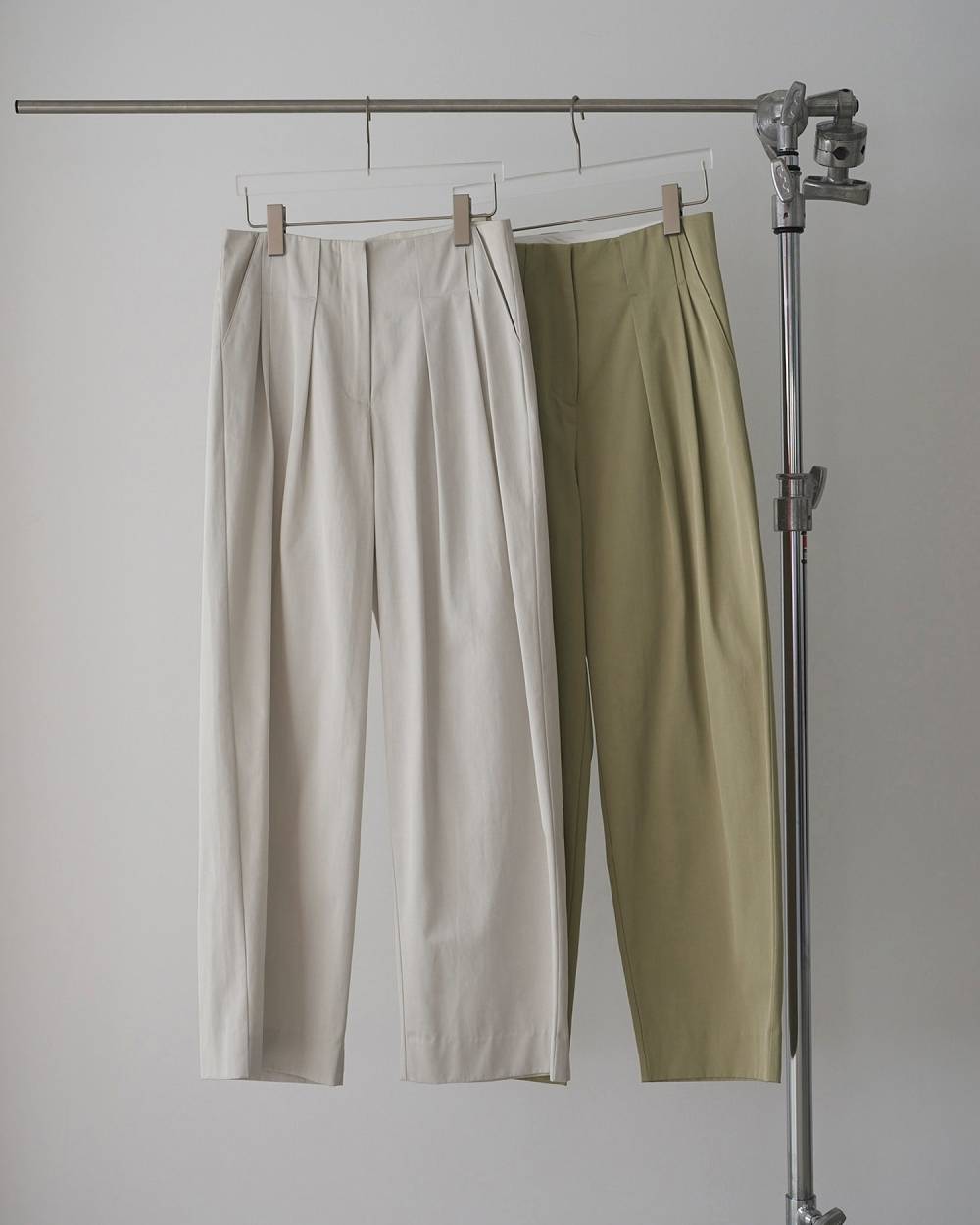 【anuke 26 SPRING / SUMMER】Twill Loose Pants - Champdelarose