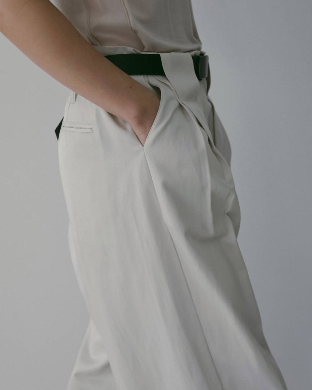 【anuke 26 SPRING / SUMMER】Twill Loose Pants - Champdelarose