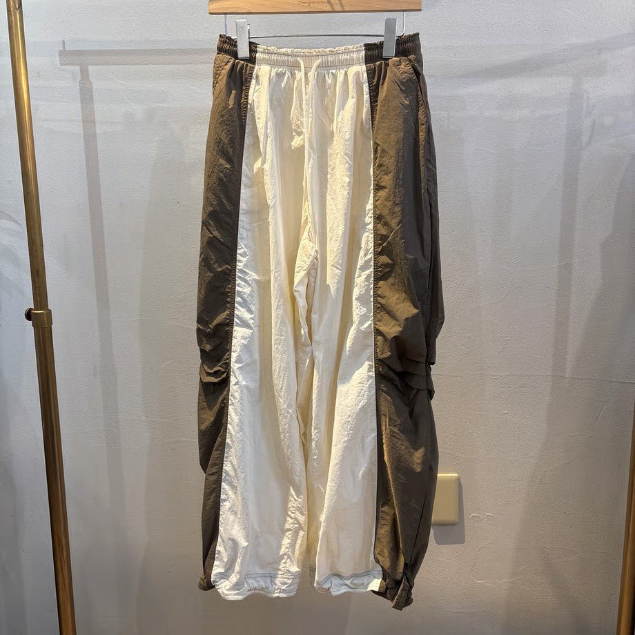 【anuke】Bicolor Parachuta Pants - Champdelarose