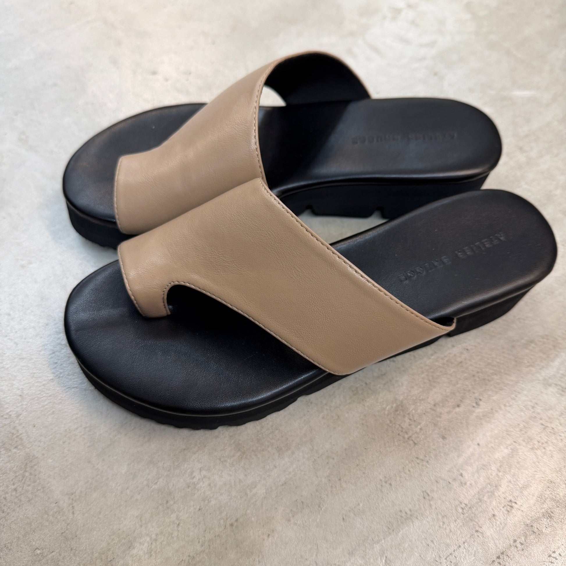 【ATELIER BRUGGE】Thong sandals - Champdelarose