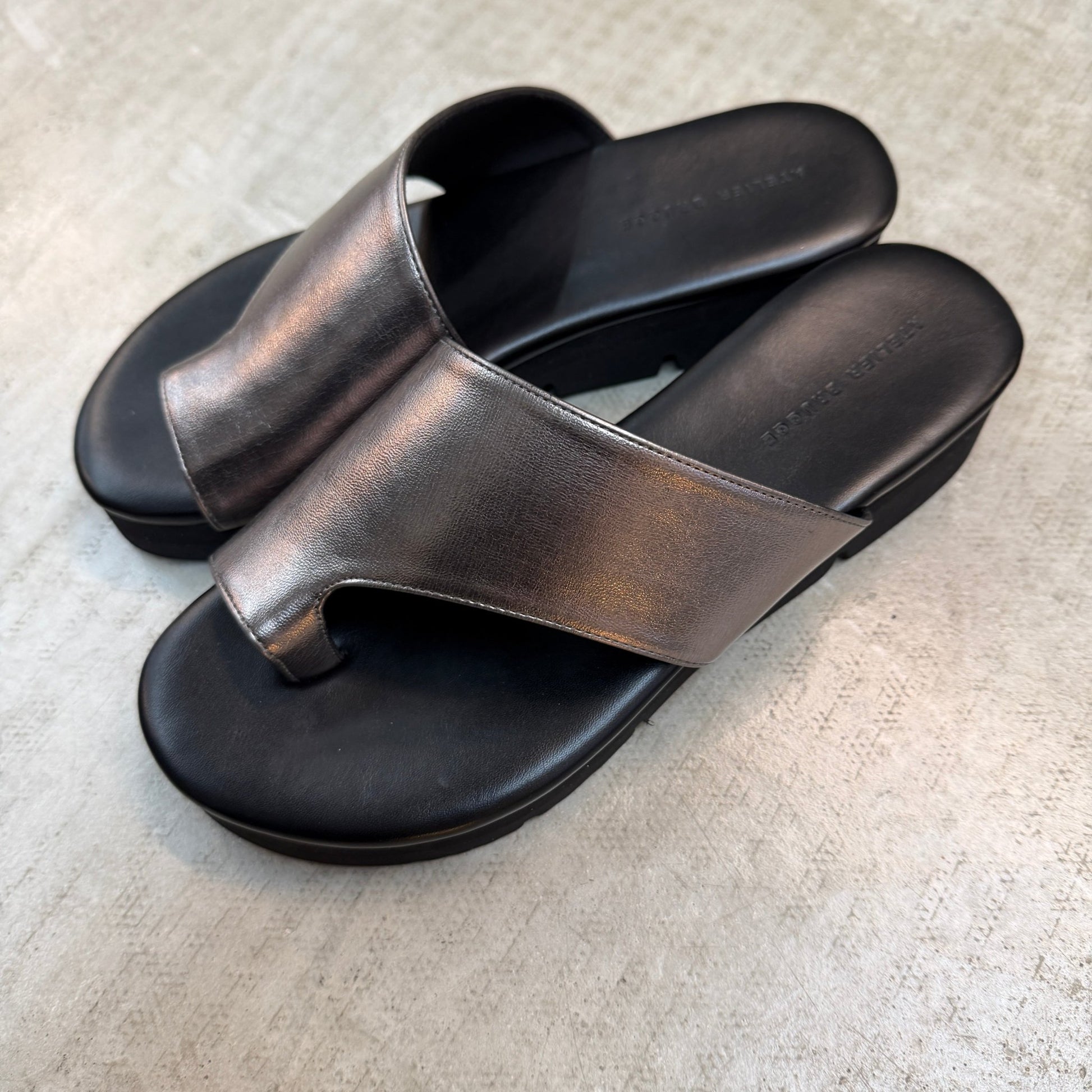 【ATELIER BRUGGE】Thong sandals - Champdelarose